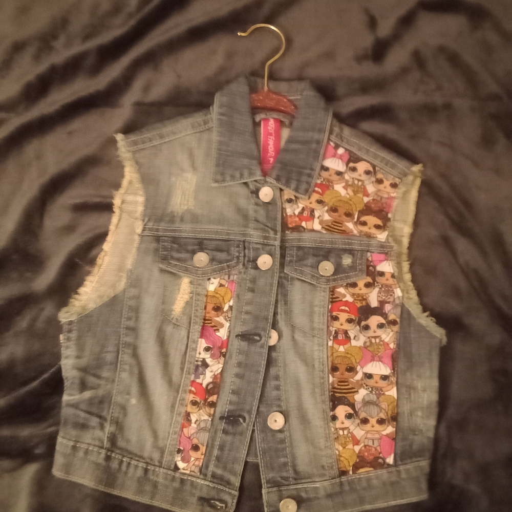 Vest - Picture 2 of 2